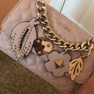 UNUSED GUESS PURSE WITH TAG